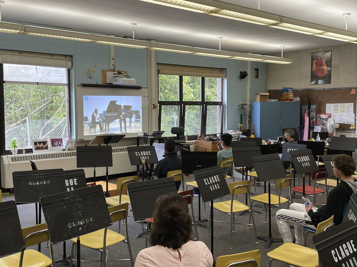 a2pakela's tweet photo. Watching fellow @umichsmtd alum and @theusarmyband saxophonist Chance Stine performing in the @naumburgfound International Saxophone Competition with a few 8th grade @A2_ClagueMS saxophonists! Some of them had Mr. Stine as a substitute teacher in 5th grade!!! https://t.co/Mk1u0zXu8x