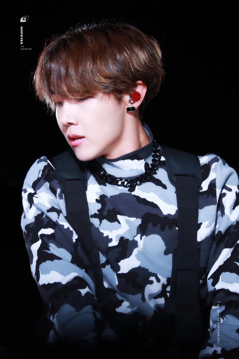 TKS_BTS_LYS's tweet photo. ハイブインサイトで
SYS FINALだと確実に分かる
バッグがあって購入ㅠ
宝物ㅠ
#recode
#JHOPE
#HYBEINSIGHT 
#방탄소년단 
#sysfinal https://t.co/ODxFjqhILk
