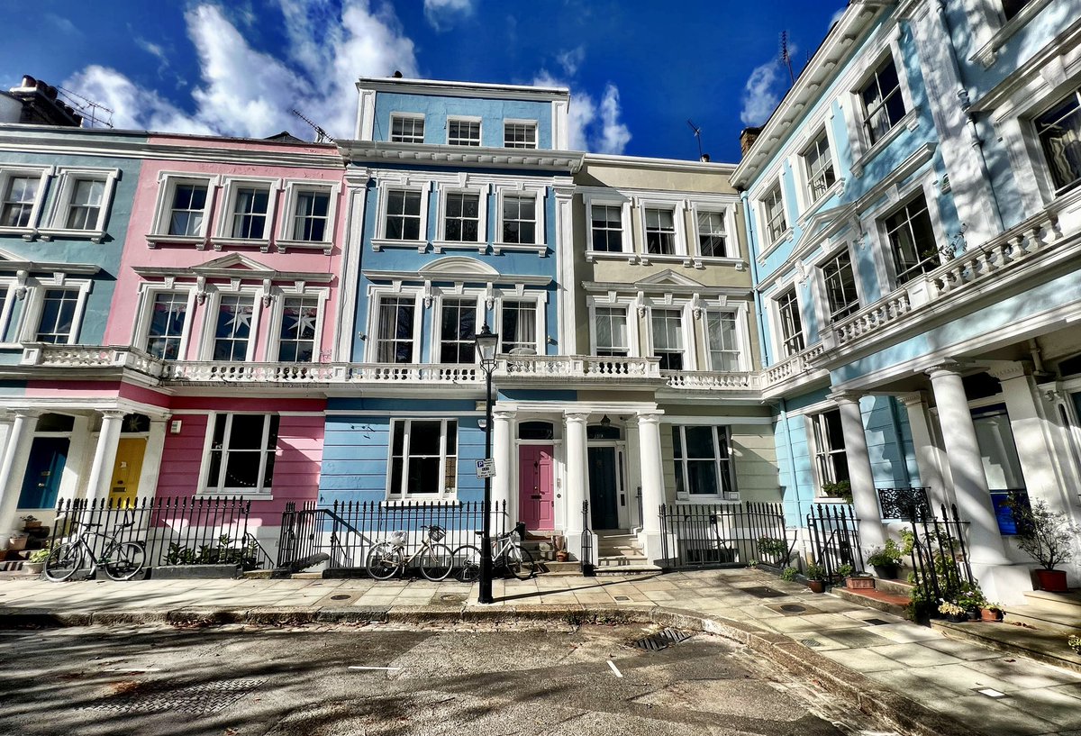 mjyharris's tweet photo. My last job of the day was at a house in this beautiful garden Square in Primrose Hill. One of London’s hidden gems. Not far from London Zoo and Regents Park. Beautiful.
#chalcotsquare https://t.co/21T96dFmCh