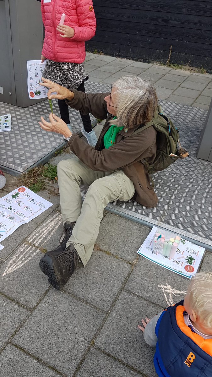 Samen op zoek naar stoepplantjes op het plein voor <a href="/allemanswaard/">Allemanswaard</a> #amerongen <a href="/KBweek/">Kinderboekenweek</a> 
Woensdag in #Driebergen 
Vrijdag in #Leersum
bibliotheekzout.nl/kbw