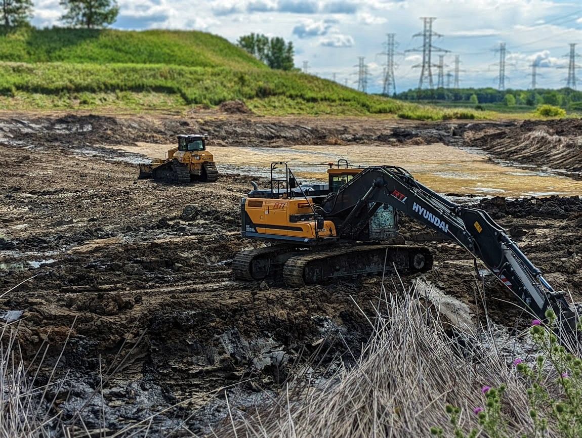 QM Photo Friday’s: 

QM’s Remediation Team is hard at work dewatering and removing contaminated sediment from an acid pond located on one of our sites in the east. 

#QMPhotoFridays #Remediation #Decommissioning #EnvironmentalServices