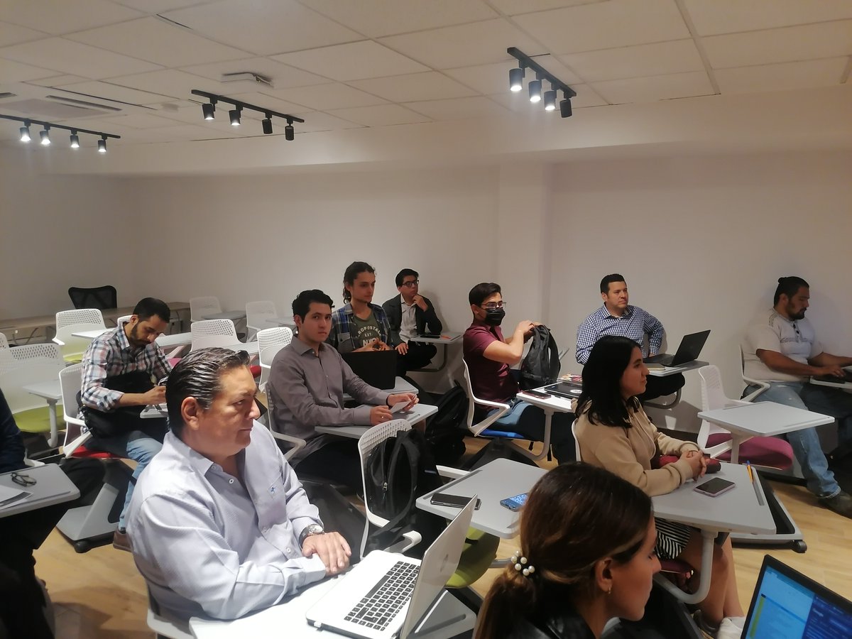 redi_jalisco's tweet photo. No es sobre las ideas. Sino sobre hacer que éstas se vuelvan realidad. 🚀
Esto es #REDiImpulsa Segunda Generación 📍#REDiAMG https://t.co/hMWbfH80mI