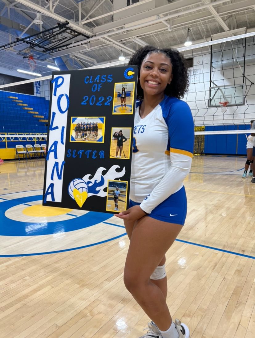poliana_west's tweet photo. And that’s a wrap! I played my last highschool game last night, it was awesome and so full of emotion! I am going to miss these amazing girls and my amazing school @ClassenSASOKC. But I am ready to start a new chapter of College Volleyball and ready to find a school to call home! https://t.co/LFqnwphLqz