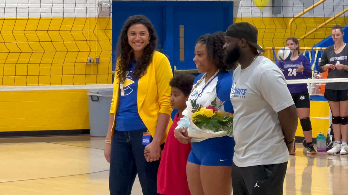poliana_west's tweet photo. And that’s a wrap! I played my last highschool game last night, it was awesome and so full of emotion! I am going to miss these amazing girls and my amazing school @ClassenSASOKC. But I am ready to start a new chapter of College Volleyball and ready to find a school to call home! https://t.co/LFqnwphLqz