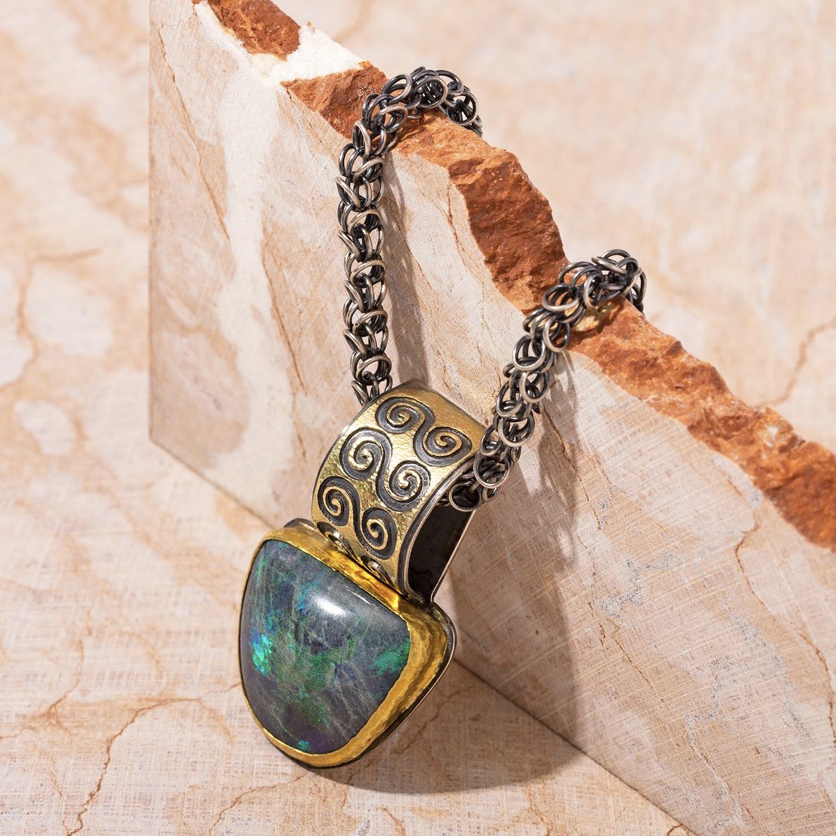 CelticJewelrySF's tweet photo. 1/ This One-of-a-Kind Andamooka Opal Infinity Spiral Necklace is a stunning artisan work, entirely handmade in Fairtrade Gold (both 14K and 24K!) over Sterling Silver. Four infinity spirals  adorn the front, representing the promise of “forever and always.”

#CelticJewelry https://t.co/U1rraXrKrc