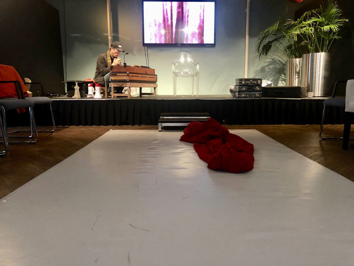 tabeenguinea's tweet photo. De première van ‘Verzoening?’ is uitverkocht. Maar je kunt nog wel kaarten kopen voor het symposium op 8 oktober en voor het docu-theater op zondag 9 oktober!

Koop hier je tickets: nieuws-en-agenda

📸 Opbouw en voorbereidingen docu-theater ‘Verzoening?’, Oscar Jan Hoogland. https://t.co/kaWIhWpIlK