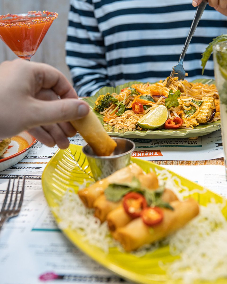 It's Friday then, it's Saturday, Sunday whaaat!

Only one thing for it...Thai food and cocktails 🤝🤤