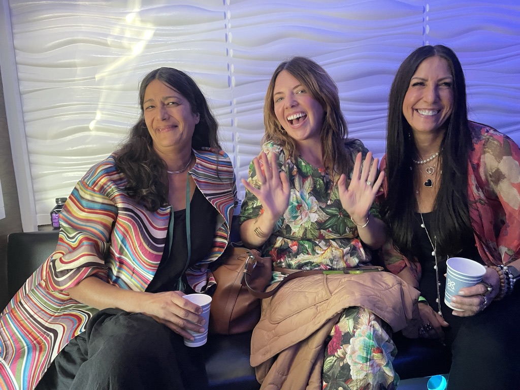 BadMommyEdibles's tweet photo. Did you catch us at the Contra Costa Cannabis Affair?
We loved sharing wellness tips with @heygreenbee and hanging out on the afterparty bus with our kindred spirit @ladygemini_ca Shoutout to @herbnjoy_ca @RossmoorWC for making it happen.
#badmommy #coconorml #contracostanorml https://t.co/0tTRAJpywX