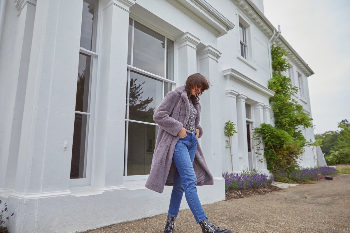 The finest in cold weather dressing. Wrap yourself up in our luxurys longline fur coat this winter. 
Shop now: bit.ly/3Eq8Amn