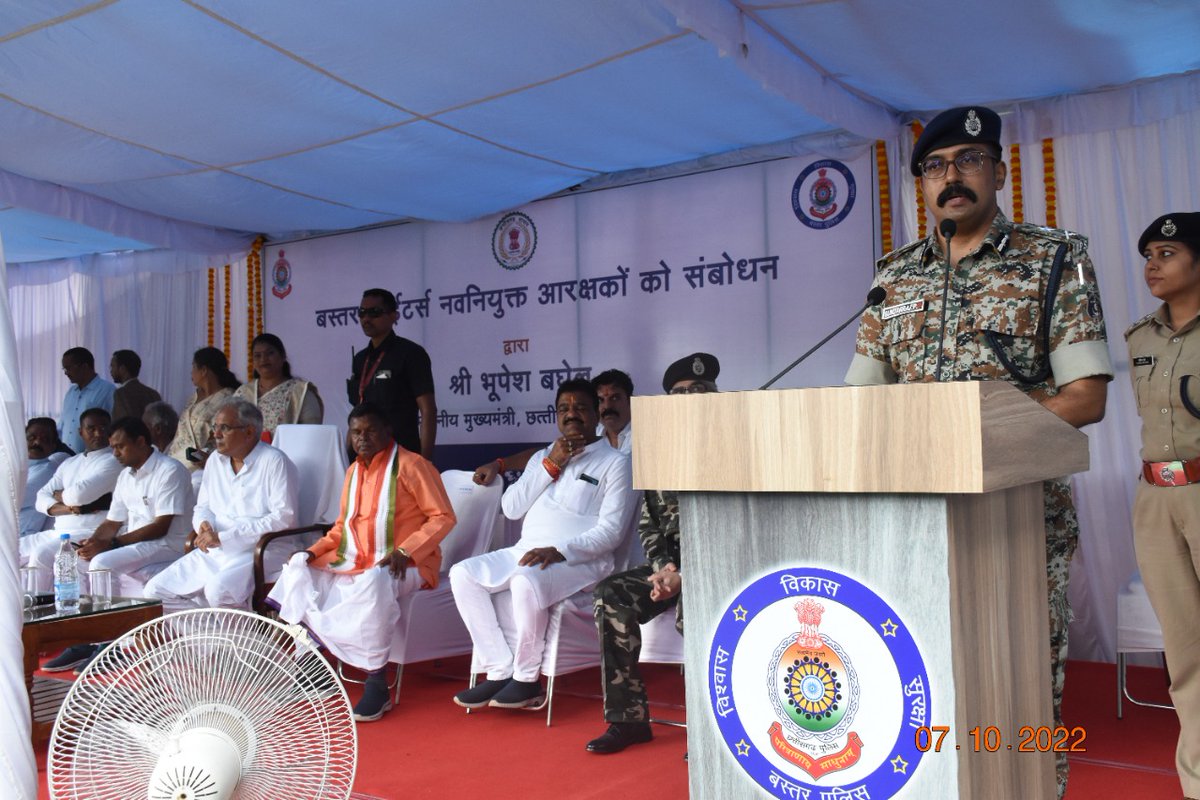 Newly recruited constables of Bastar Fighters would strengthen our resolve to ensure peace and development in Bastar region. Hon'ble CM appreciated the commitment of these youth from interior areas of Bastar #policetraining #Chhattisgarh #police #peace #Bastar #bastarfighters