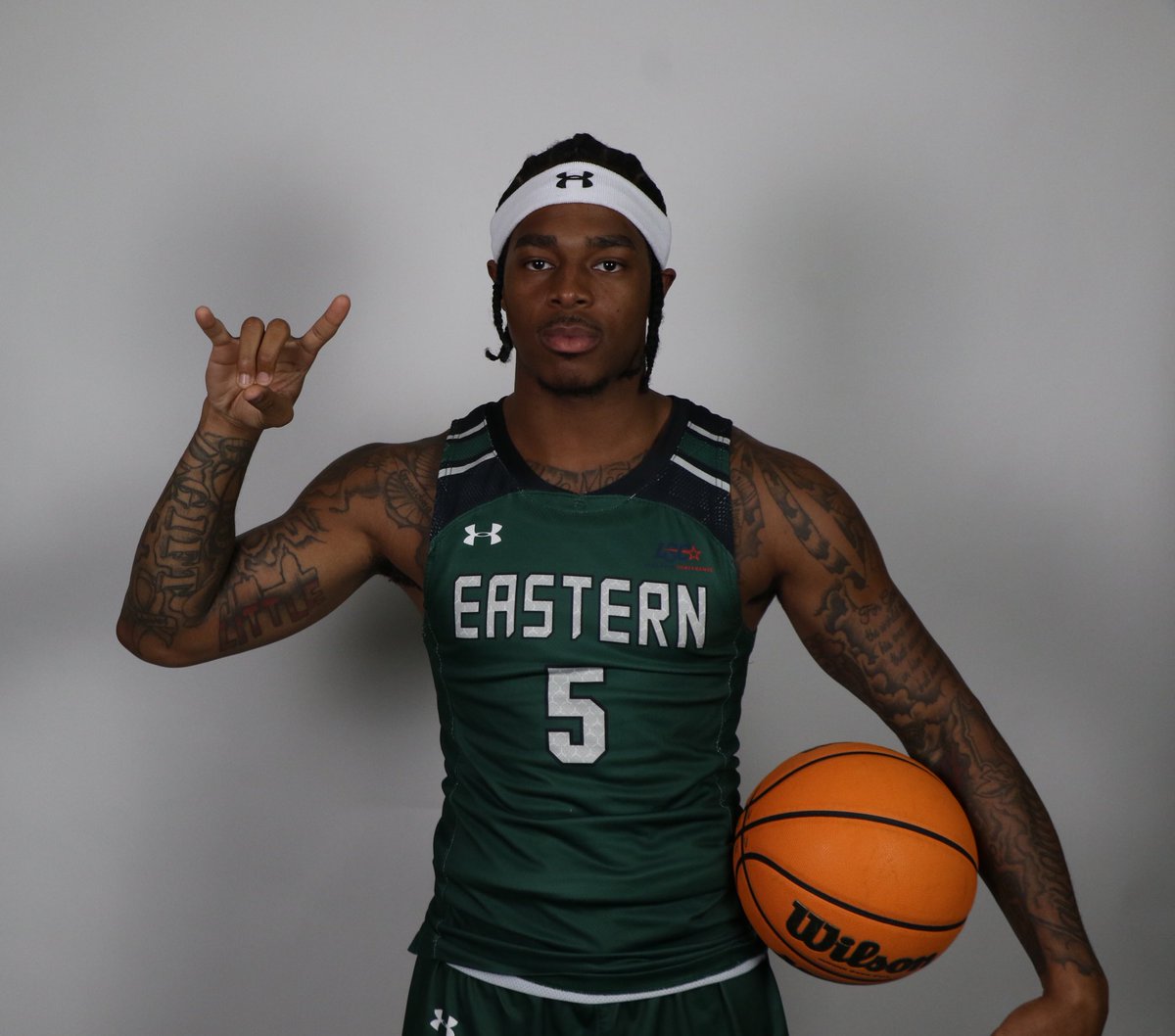 enmubasketball's tweet photo. Want to wish a Happy Birthday to Greg “Tug” Johnson! 🎉🎉 @Tugaaa5_ #allin #runhounds https://t.co/OWZRQDTPEo