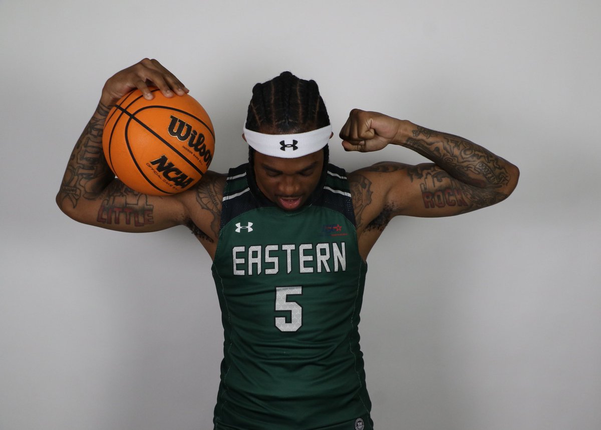 enmubasketball's tweet photo. Want to wish a Happy Birthday to Greg “Tug” Johnson! 🎉🎉 @Tugaaa5_ #allin #runhounds https://t.co/OWZRQDTPEo