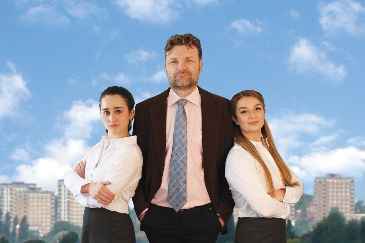 TheReviewsHub's tweet photo. #THEATRE #REVIEW Rita, Sue and Bob Too @TheMontyArts "an immensely entertaining production" ⭐️⭐️⭐️⭐️ https://t.co/IgZzalmceD #Sheffield https://t.co/TLgl6n98wU