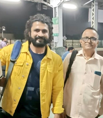 KasalgangaF's tweet photo. अभिनेते @ChinmayUdgirkar दादासाहेब वाढदिवसाच्या खूप खुप शुभेच्छा !
#NationalWaterAward winner village #Mahud (Dist #Solapur) चे सदिच्छादूत !
@watermanofindia @Rajesh22223 @Info_Solapur @WeAreSolapur @swachhasangola2 @SangolaSpc https://t.co/DDXiREGe5X