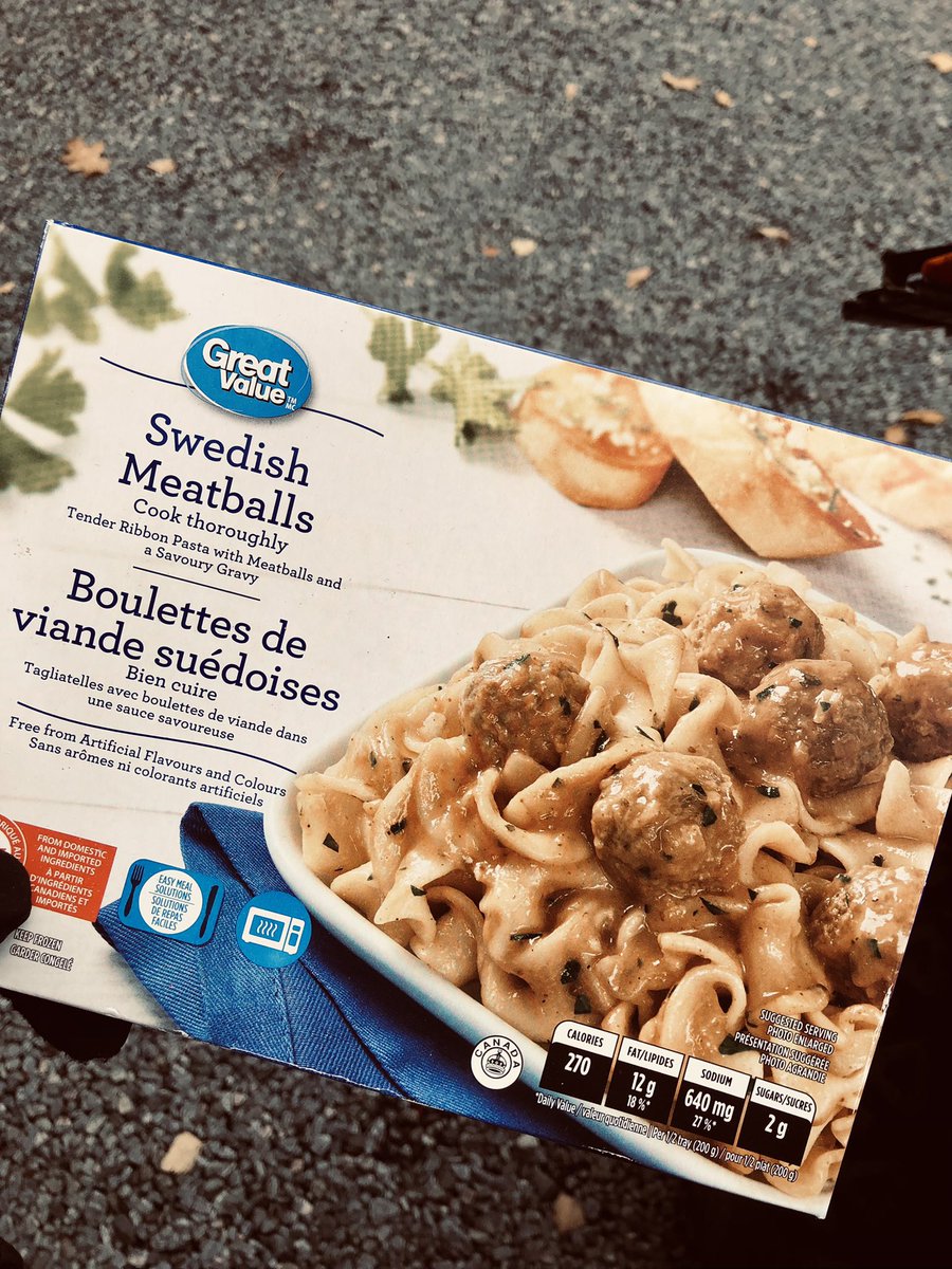 MuskokaCoach18's tweet photo. When you work outside all day I don’t know if there is a better lunch in the fall that you can buy for $2.22 #justsayin #fridaylunch
#onabudget #workmeals https://t.co/Kil8A0adF2