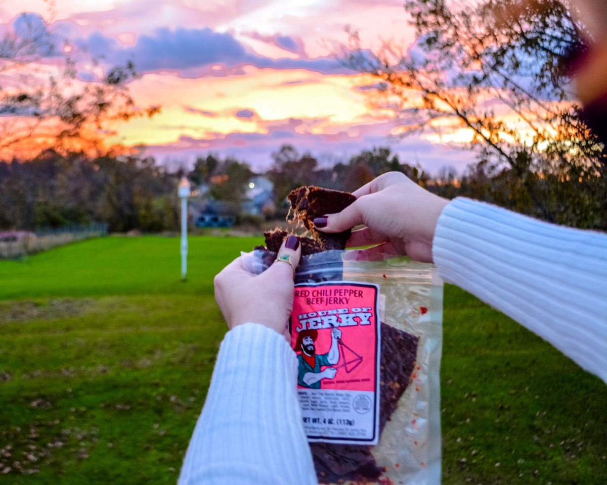 HouseOfJerky's tweet photo. What makes a rippin' sunset even better? 🌅 Red Hot Chili Pepper Beef Jerky makes it, well, red hot. 🔥 #redhotchilipeppers #beefjerky #sunset #sunsetsnacks #adventuresnacks https://t.co/yCaBqyOXJg