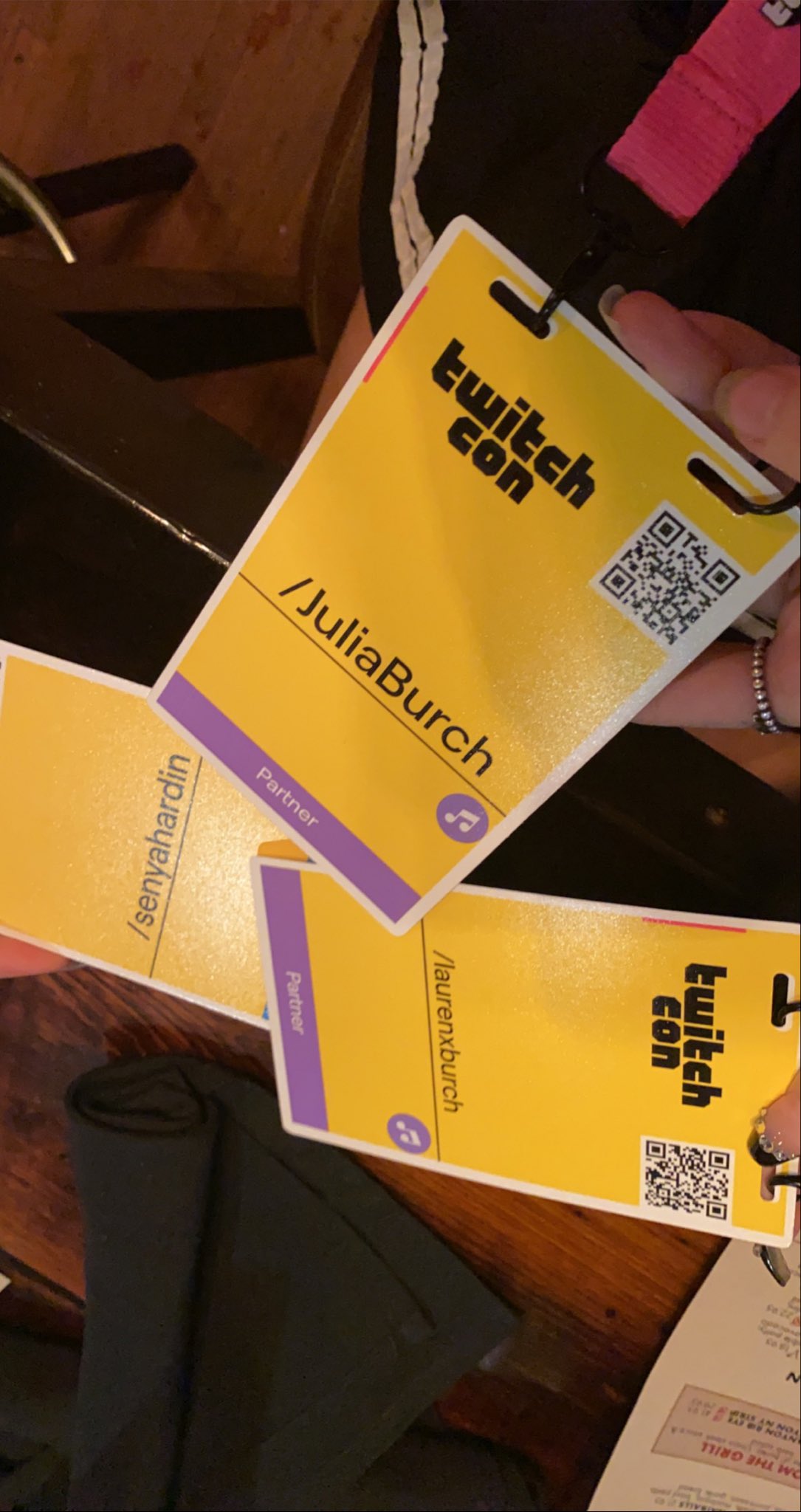 Julia Burch on Twitter "See you soon https//t.co/GrtZiqvgm1" / Twitter(02)