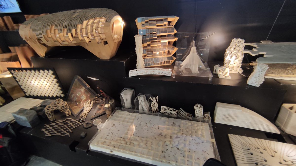 instmartipous's tweet image. Ens alegra participar com a centre pilot en el projecte #RUSC (#projecteFAIG) de la mà del @cesirecat el @fablabbarcelona i el @iaac. Gràcies a les companyes del #Cesire, equip del FabLab, i @bibianaballbe i @joancuevas per les dinàmiques i les inspiracions!#sentintABP