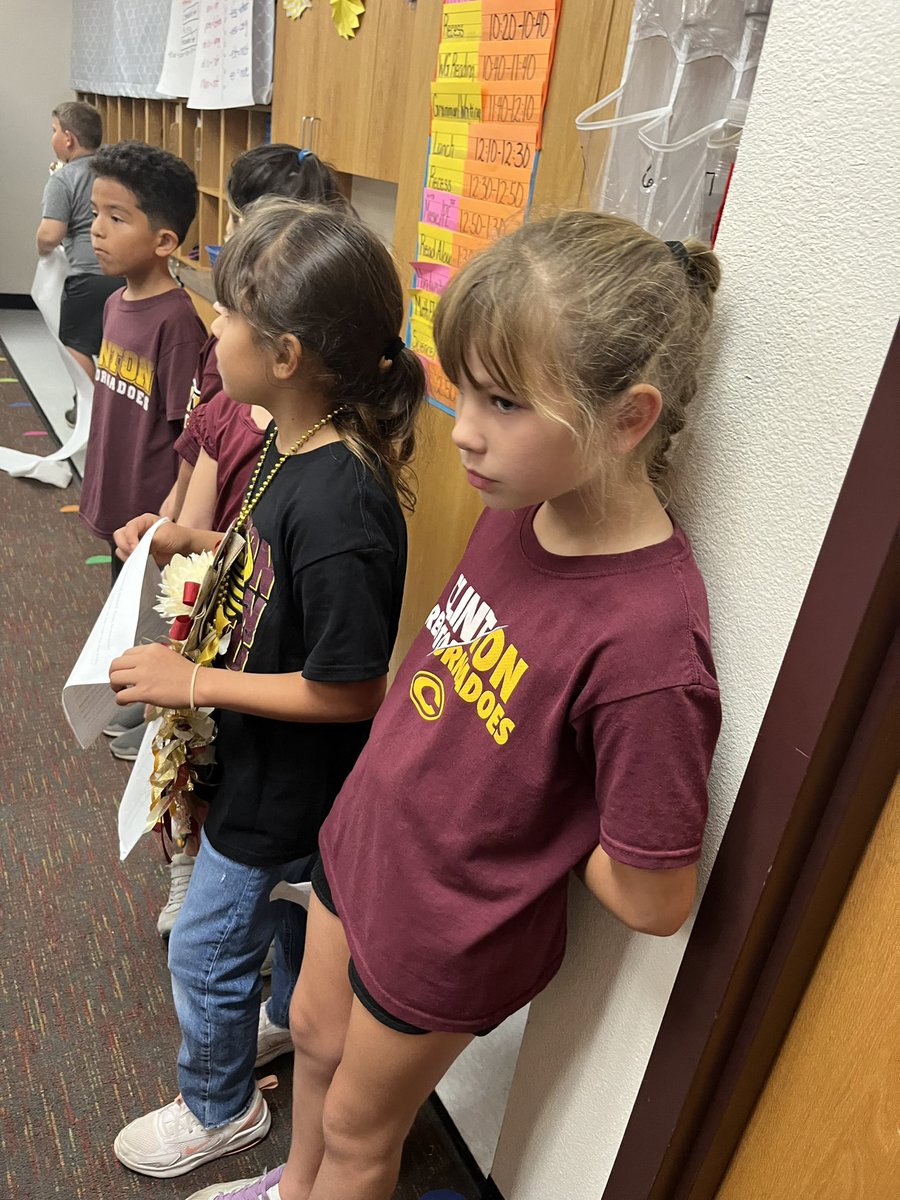MsKGifford's tweet photo. I am so proud of each and everyone of these kiddos! We performed a readers theater for 4 3rd grade classes today and they rocked it! Thank you @OylersClass Mrs.Moore, Mrs. Richert, and Mrs. Williams #swelem #cpsreds #RTI https://t.co/BRKrKWKcIP