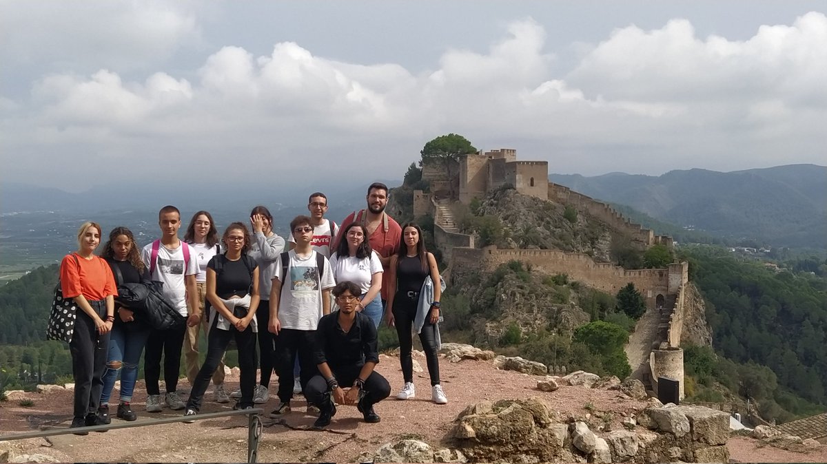 sentirene1's tweet photo. Hoy hemos pasado un gran día en @XativaTurisme con 1°de GUIAT de las @EEArtesanosVAL , con nuestro ex alumno Pascual, gerente de su empresa @dturisme .
Gracias por todo. https://t.co/erXVwYG5O6