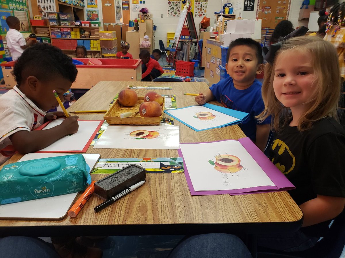 MtCarmelES_HCS's tweet photo. Day 4 of #GaPreKWeek was Superhero day, making the Perfect Peach milkshake and learning about the parts of the peach! @iammrsbolds
@HenryCountyBOE @KrystalLRichter @cmjonesx2 @Mr_Bsclass @ShandraSupports
#ExpectEarlyLearningHCS #MustangsRock https://t.co/5PbJyALKAt