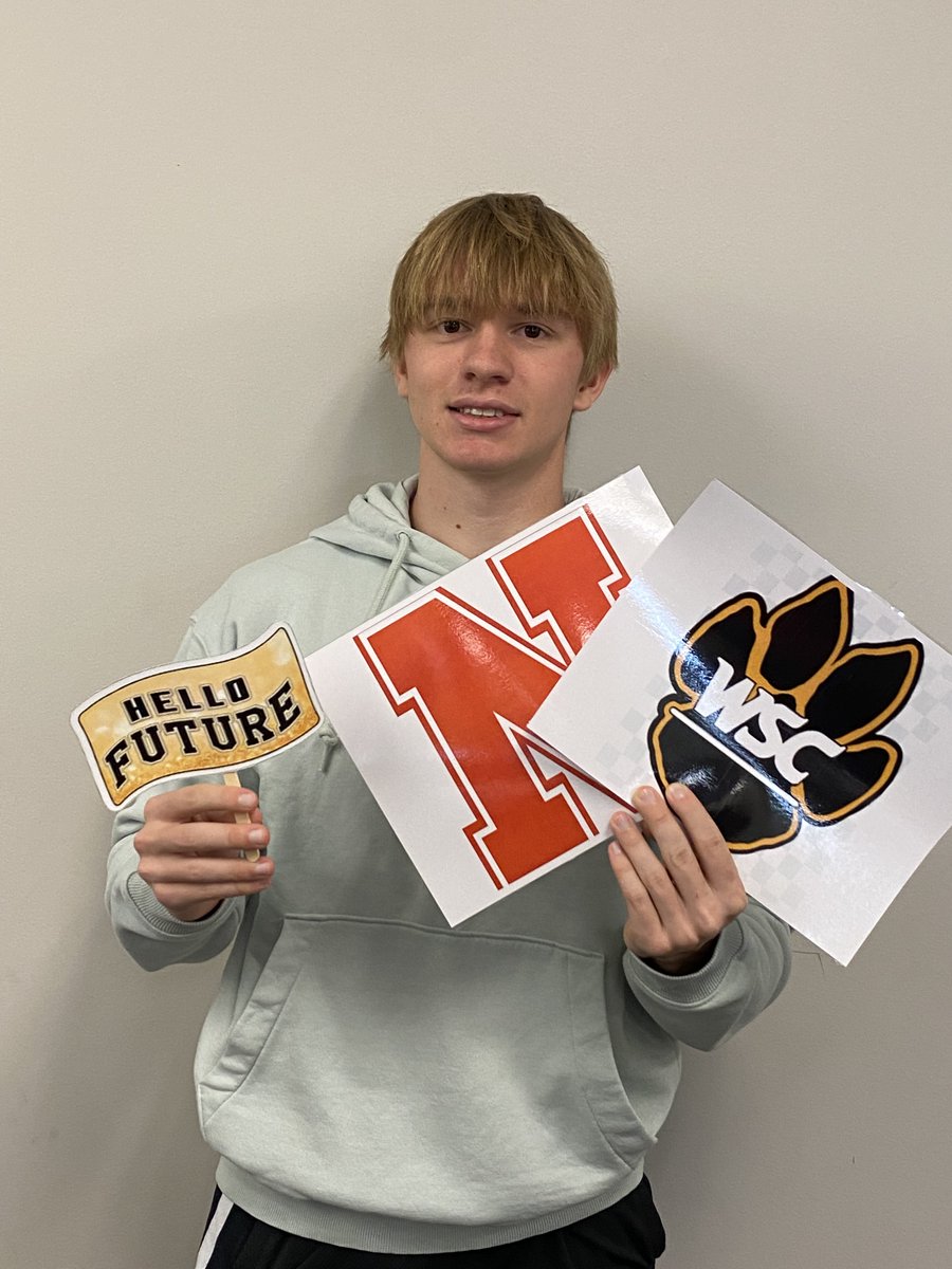 lrknutson3's tweet photo. It's #Apply2College Day 
@WayneSchools. These seniors are going places! 
@EducationQuest https://t.co/XchL49sLbV