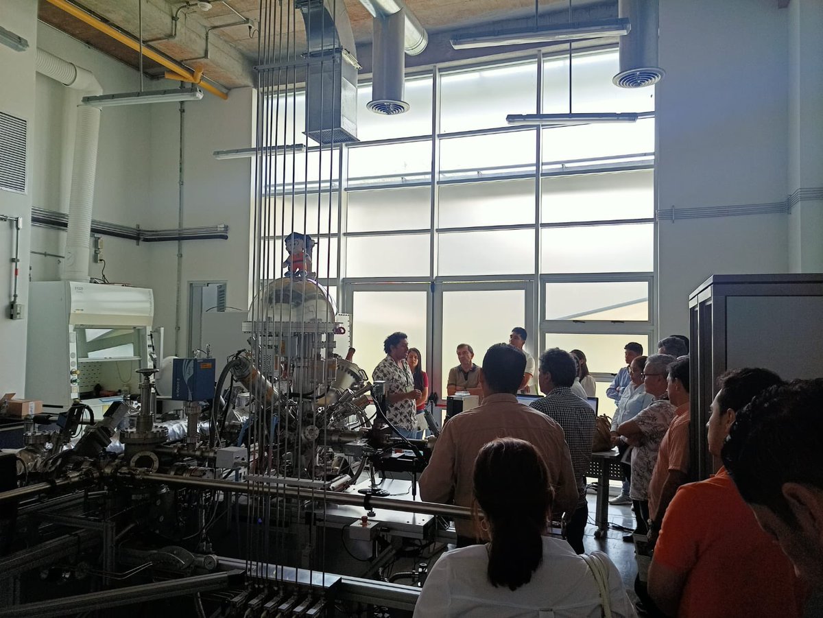 ANDI_Santander's tweet photo. Pudimos recorrer los laboratorios de @PTGuatiguara @uis empezando con #Surflab laboratorio icónico que nos permite conocer las superficies de materiales sólidos 🔍💡 https://t.co/MZfB7ptgyc