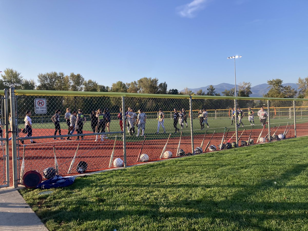 megwhetten's tweet photo. Medford Fall Showcase camp
Beautiful weather!! Our girls are working hard! https://t.co/Gnfo6W5rD4