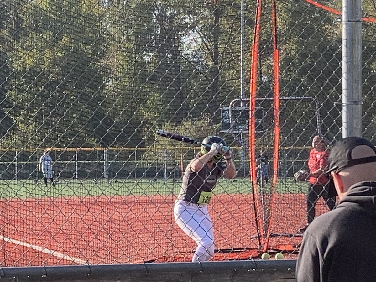 megwhetten's tweet photo. Medford Fall Showcase camp
Beautiful weather!! Our girls are working hard! https://t.co/Gnfo6W5rD4