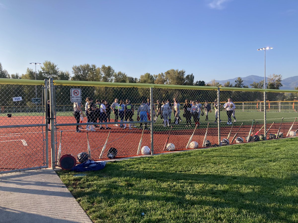 megwhetten's tweet photo. Medford Fall Showcase camp
Beautiful weather!! Our girls are working hard! https://t.co/Gnfo6W5rD4