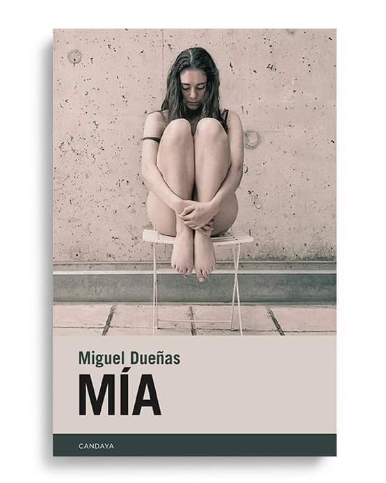 EdCandaya's tweet photo. Próximamente en #Candaya...
📖 #Mía, de Miguel Dueñas. La nueva novela del escritor y músico madrileño nos sumerge en la sórdida historia de una joven que debe escarbar en las ruinas de un destino que parece irreversible.
Una historia de rebeldía y de supervivencia.
#nextcoming https://t.co/K4HfZfer0x