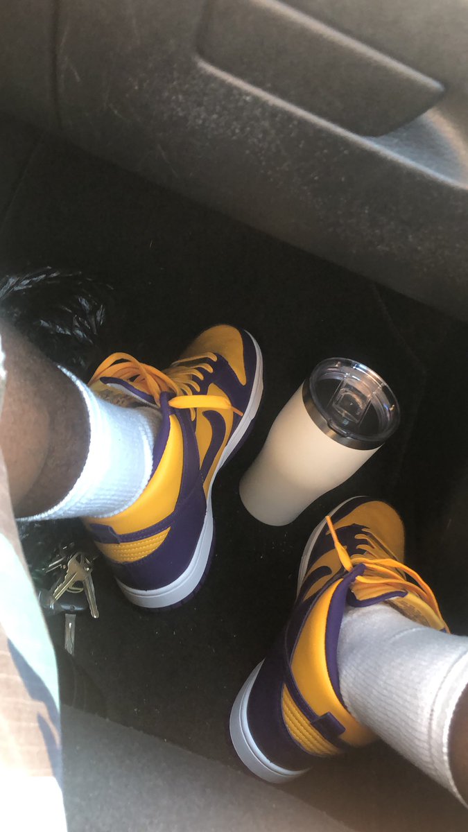 AiekimSemaj's tweet photo. What bruh don’t own at least one pair of purple and gold sneakers? #nike #dunks #OPP #HC2k22 #ridingpassenger #hadalcoholforbreakfast https://t.co/H7oWZxMfZk