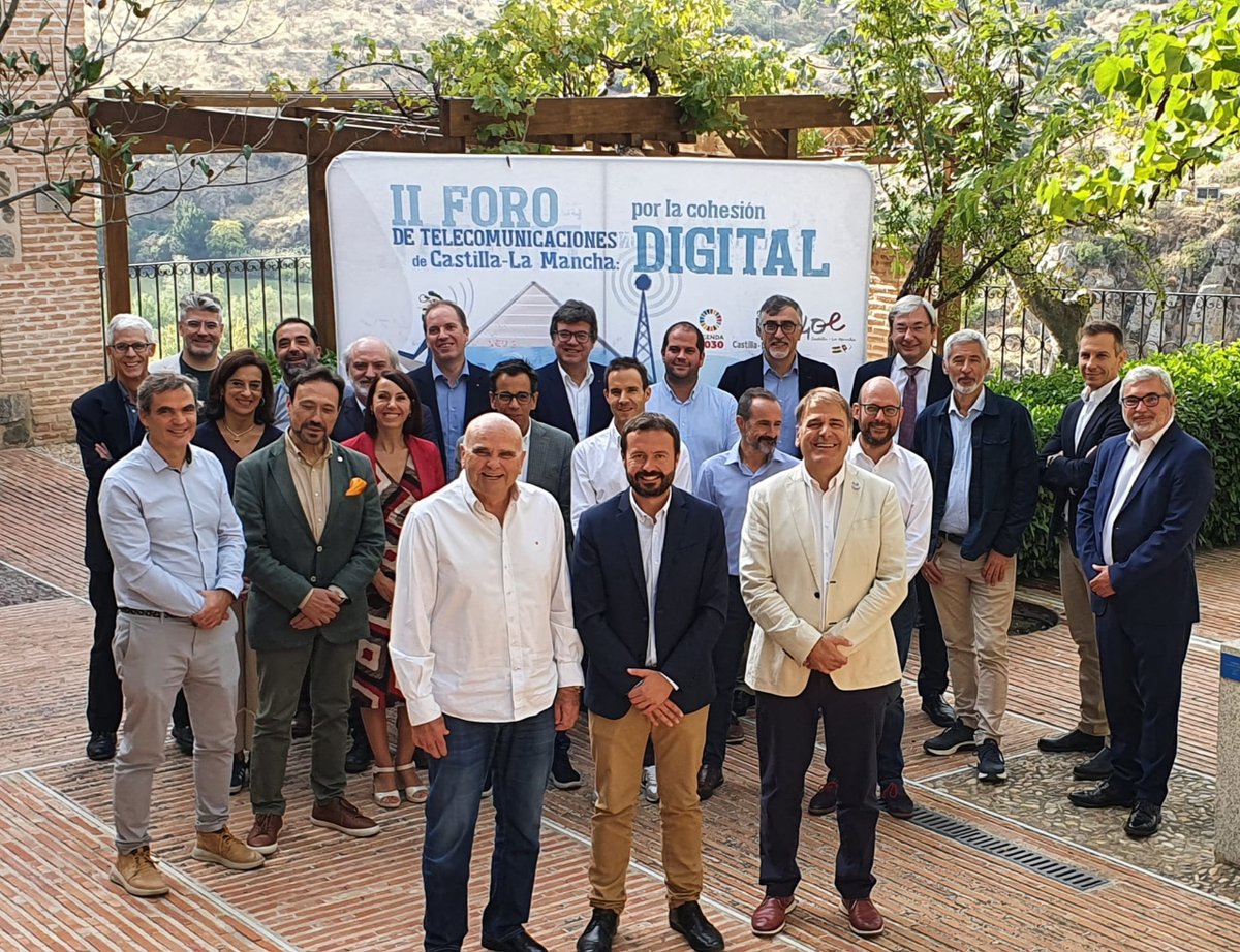 SCTAsturias's tweet photo. El director de Innovación, @IvanAitor1, ha participado en el Encuentro del Grupo de comunidades autónomas de la Asociación Española de Usuarios de Telecomunicaciones y de la Sociedad de la Información #Autelsi celebrado en Toledo. https://t.co/bxM2BrBFMu