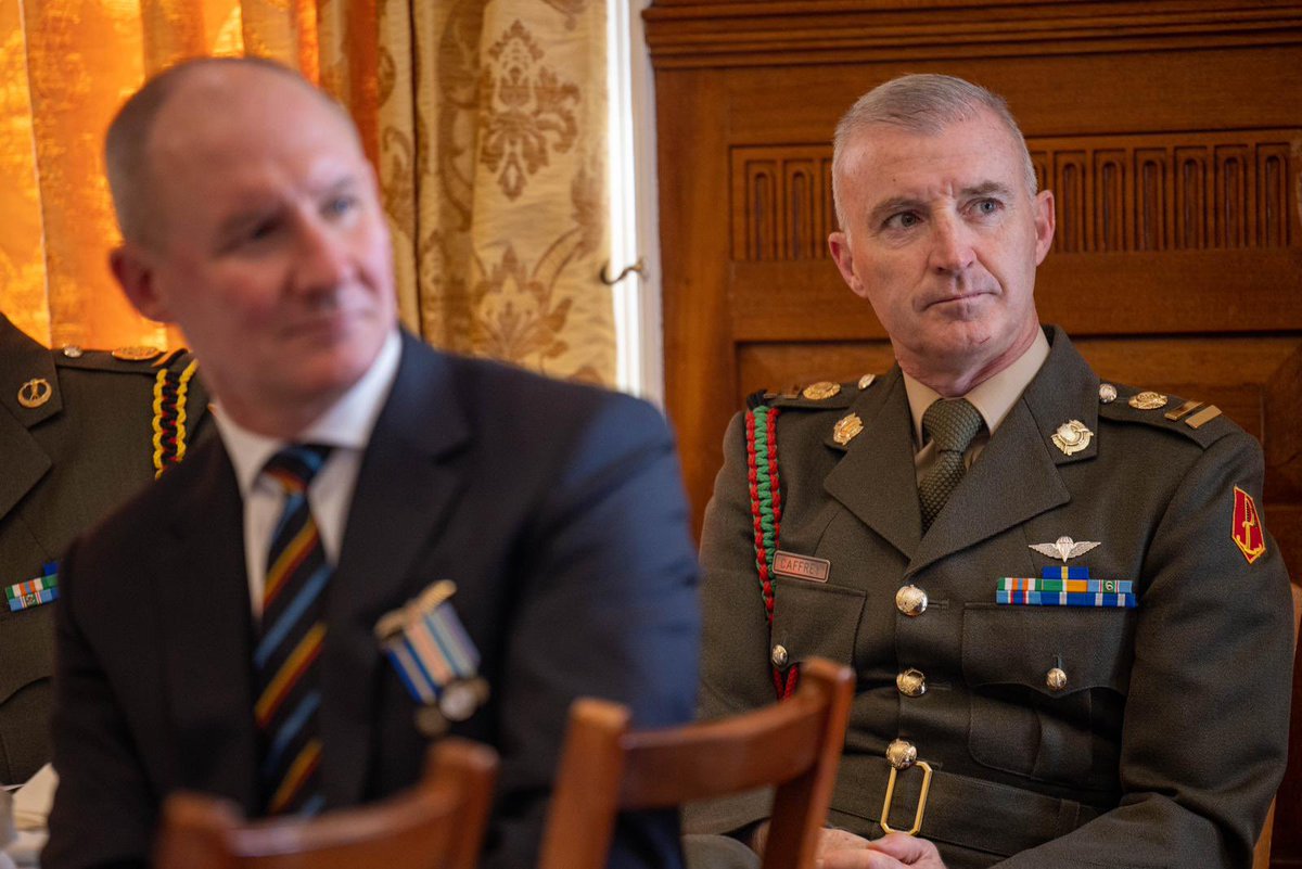 DF_Sgt_Major's tweet photo. 1/2 I am privileged to attend many events, but todayโs 2021 #Values Awards Ceremony was a real privilege to attend.
#Awards presented by @DF_COS to 7 personnel in the presence of their #family & #friends.
Keynote address by Jim Gavin @DubGAAOffical outlining the importance of.. https://t.co/scwhQJ25NA