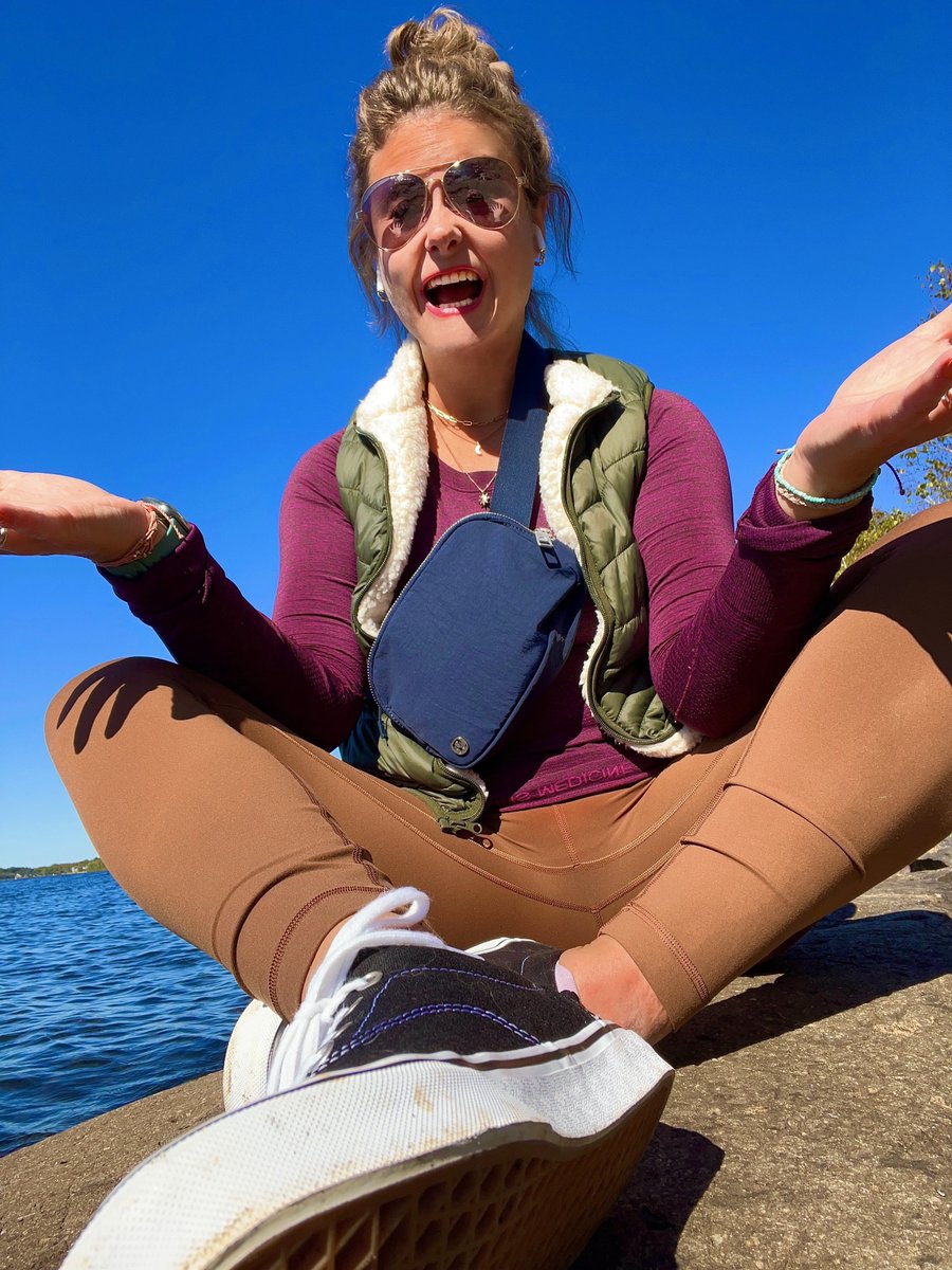 HeyItsMeMissJT's tweet photo. Let the fun begin! #IDreamOfTurkey #Thanksgiving #LongWeekend #CanadianThanksgiving #Fallidays #GratitudeAttitude #GetOutside #Hiking #LakeSide #FridayFitness 🍁🍂🎃🌲🦃🍃 https://t.co/MM22nB6m5B