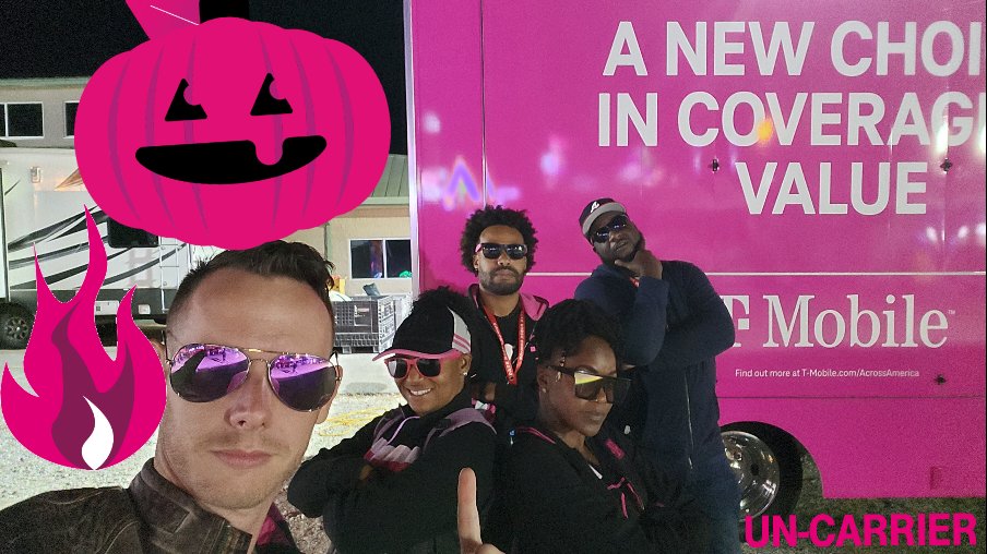 RobAymett's tweet photo. Had a SUPER time with the Atlanta Truck team at the GA Fair last night, this team PROUDLY SERVES Georgia customers! And I'm proud to serve them, especially this customer service appreciation week! #TruckLife #SELoveWhatYouDo https://t.co/KtB3nTcBqn