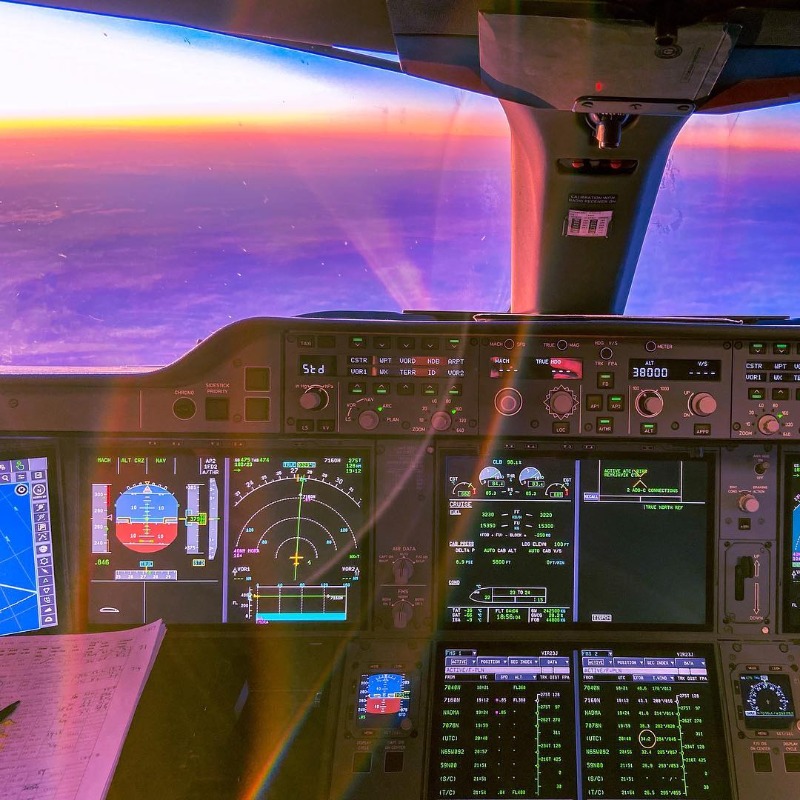 VirginAtlantic's tweet photo. Breath-taking flight deck views we could never get bored of 😍 

Take this as your reminder that the world is vast and deserves to be explored, discovered, and a part of your memories. 

📸: adamcp89 https://t.co/wM2XUOhADG