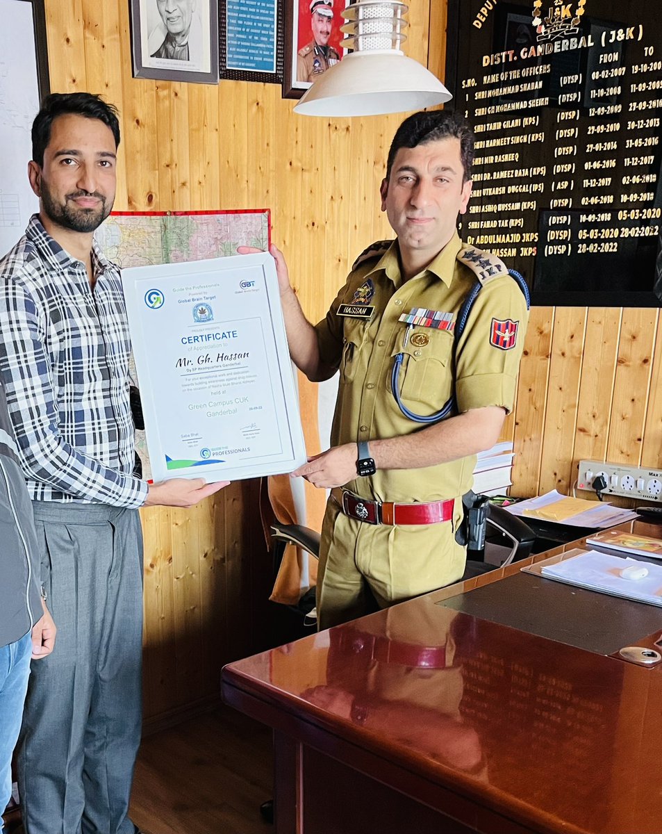 hassanalogy's tweet photo. Thank You Central University of Kashmir (CUK) Ganderbal.  
#Togather we win over evils. 
#drugdeaddiction #awarnessprogramme #cukganderbal 
#savelives #SayNoToDrugs #yestolife #publicservice https://t.co/mpRqSnlWFq