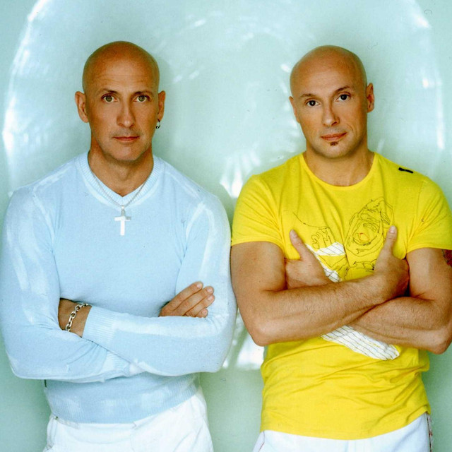 poptime's tweet photo. Após ser chamada de arrogante pelo duo 'Right Said Fred' e acusada de não pedir permissão para samplear música referência de "ALIEN SUPERSTAR", Beyoncé maceta:

"A permissão foi solicitada em 11 de maio, o uso foi aprovado em 15 de junho e pagamos tudo em agosto". https://t.co/sG3OjOYRff