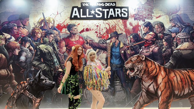 1 pic. Poison Ivy and I are at #NYCC!!! @TWDAllStars booth ⭐️ #cosplay #NewYorkComicCon #birdsofprey