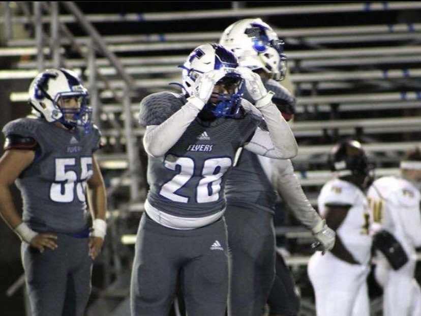 It’s Game Day! St. Joseph Flyers will be Looking for you SAC Lions! Get the Win! Beat the Lions! #staysalty #saltandlight #gameday #flyers <a href="/jamesduprie/">James Duprie</a> <a href="/gage_barrera3/">gage barrera</a> @Dominic67182452 @Cotton_TAMUK <a href="/LUCoachBruton/">Colin Bruton</a> <a href="/TXPrivateFBGuy/">Texas Private School Football</a> <a href="/nextup_app/">Next Up Performance</a> <a href="/247recruiting/">247Sports Recruiting</a> <a href="/TXSTRECRUITING/">Texas State Football Recruiting</a>