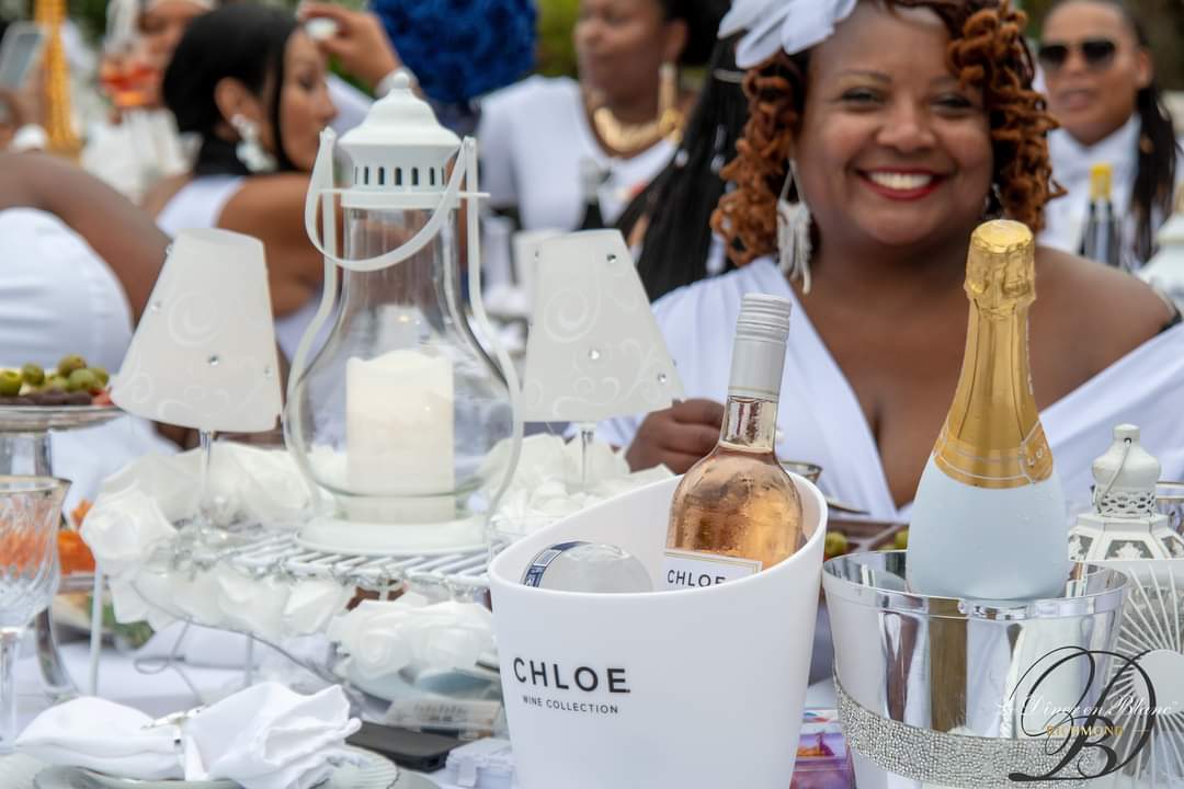 View highlights from the eyes of Robert Pfeifer from the 5th Edition Diner en Blanc Richmond a mega all white attire elegant dinner event held Sept 10th at Kanawha Plaza #DEBRVA2022

Follow us, Join the wait list for 2023 via linktr.ee/dinerenblancRVA
#virginiaisforlovers #RVA