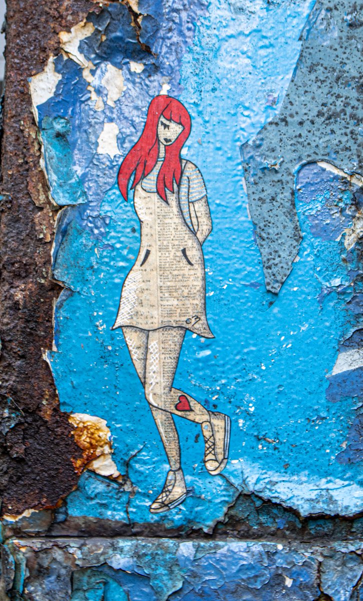 Happy Friday kids. What better way to finish the week than a beautiful red-haired girl by @C_3? Another stnning piece. 

#streetart #streetarteverywhere #manchesterstreetart #graffiti #beauty #redhairedgirl #urbanart #urbanvibescommunity #manchester #beauty