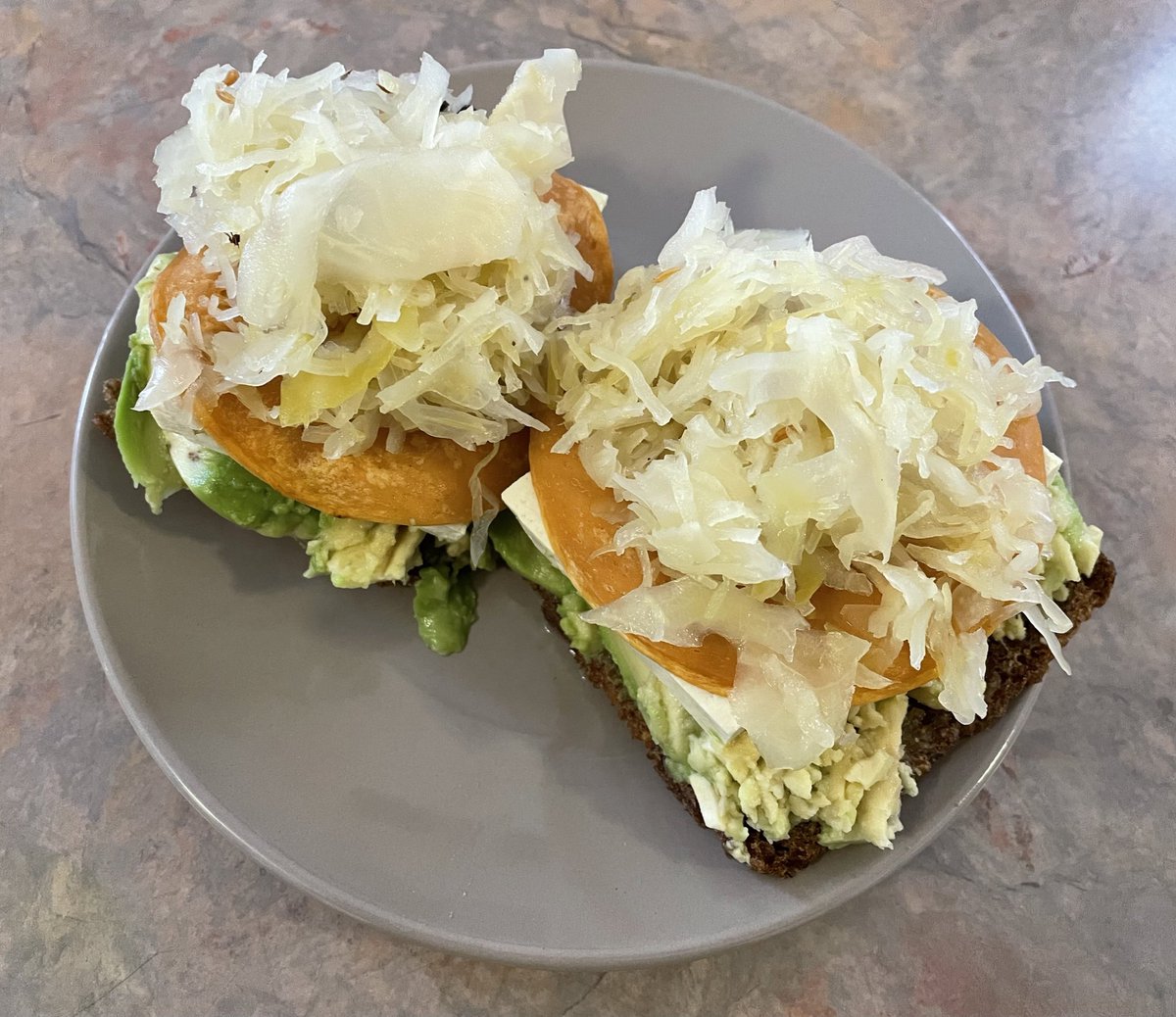 ArtLightstone's tweet photo. Quick #vegan snack before heading to the gym.
#PlantBasedSnack
#LivingTheVeganLife https://t.co/A4XRNGIdEv