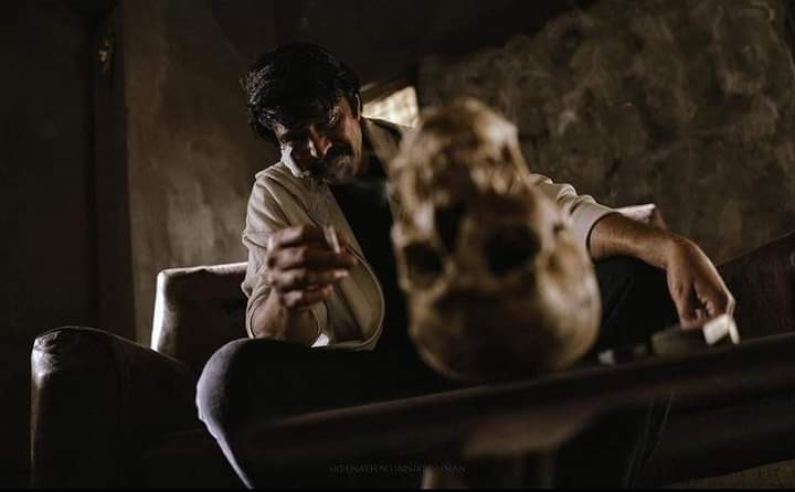 michael___scot's tweet photo. #BheeshmaParvam - He came and conquered the box office with a stylish performance.

#Puzhu- A character no other indian top heroes right now  would do, aced it as usual.

Now, seeing great responses for  #Rorschach (Cant wait to see it ).

  He is one of a kind. #Mammootty https://t.co/O5xiZcRbTL