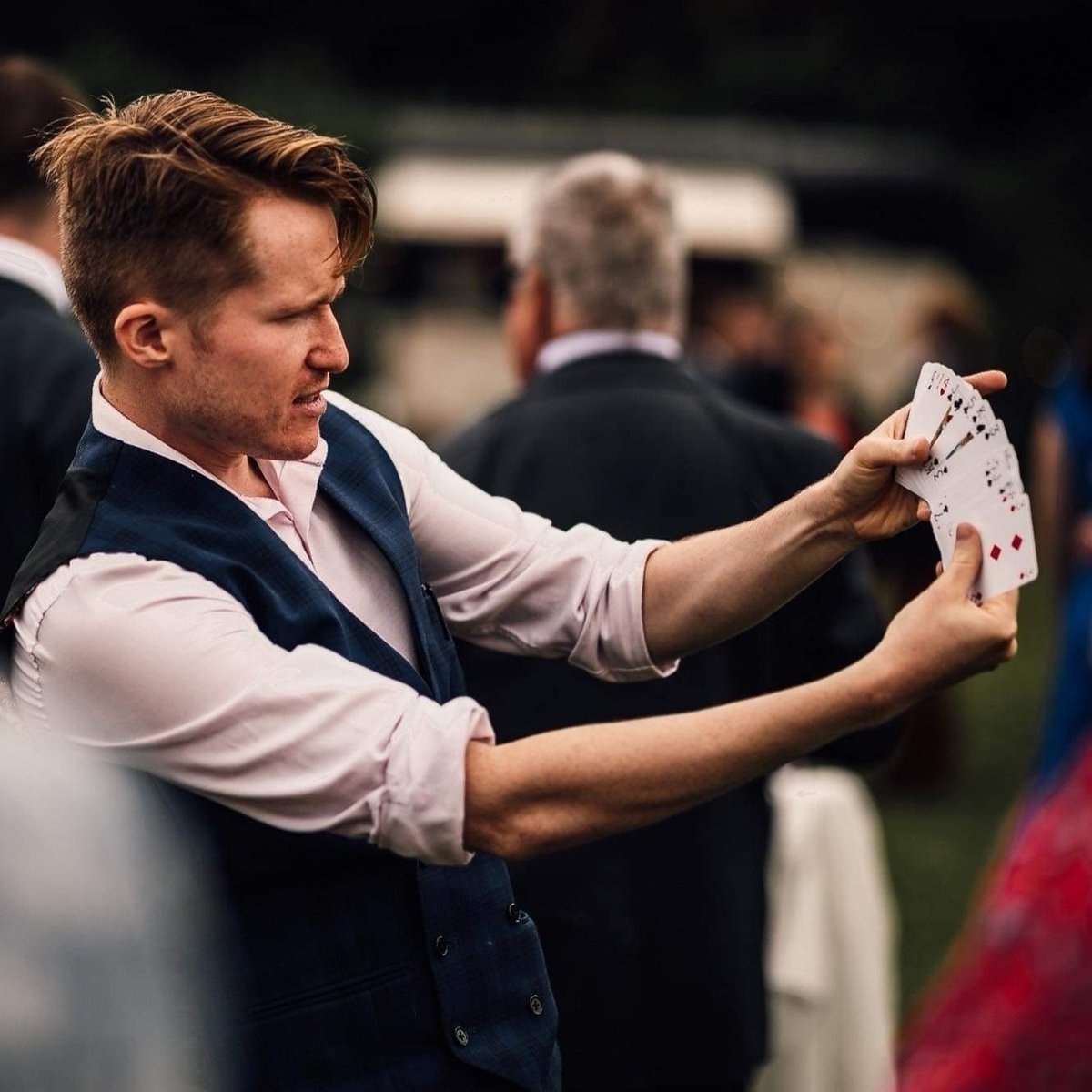 #FreshActFriday alert ‼️ 🚨📣😍 Magician Jared is a wonderful new addition to our roster and he is available for professional close up magic performances, nationwide. Contact us today to book Jared 🪄✨

#events #entertainment #evententertainment #eventmagician #magicianforhire