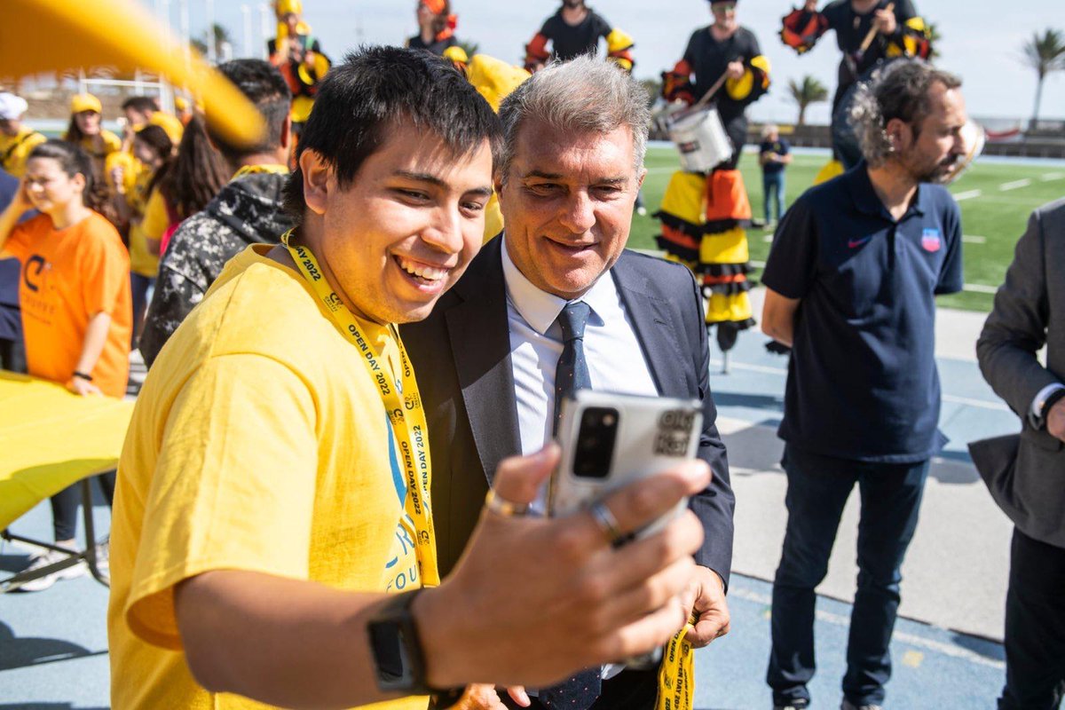 JoanLaportaFCB's tweet photo. Tots els Open Day són dies de molta emoció i felicitat perquè són la mostra que seguim impulsant el projecte de vida del Johan.
@JohanCruyff
#25YearsOfCreatingSpace
#CruyffLegacy https://t.co/oLkEg3baTQ