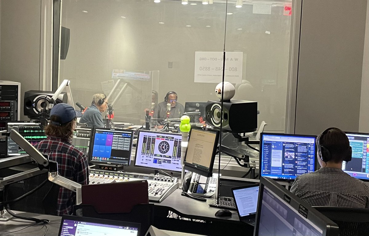 What a pleasure to watch @politicshour live today. With @Nnamdikid @tomsherwood, guests @marycheh @PRandallcares and a great @wamu885 team: @Singalisa @CydneyGrannan @kellenquigley @Singalisa and Bruce on the phone!