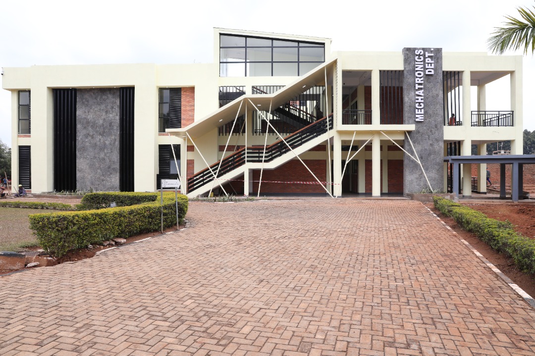 Today October 7,2022, Rwanda Polytechnic Deputy Vice Chancellor in charge of Administration &amp; Finance Dr.Aimable Nsabimana, officially commissioned newly completed  Mechatronics building to IPRC Tumba for its usage. <a href="/RwandaPolytec/">Rwanda Polytechnic</a> <a href="/AimableNsabima1/">Aimable Nsabimana</a> <a href="/ritaclemence/">Mutabazi Rita C.</a>