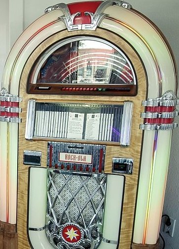 DJoeHeld's tweet photo. Rebellious Jukebox is on CHIRP RADIO today/Friday from 12-3pm CDT. I'm filling in for DJ Mike Nikolich. Listen at 107.1FM in Chicago, https://t.co/FZBS9YpEGQ 🌐, or tell your smart speaker PLAY CHIRP RADIO. 🎶 @chirpradio #indiemusic #chicagomusic #communityradio #playchirpradio https://t.co/Ax6tlcb096